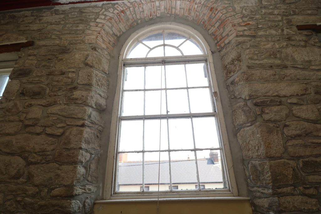 Lafrowda Club Window